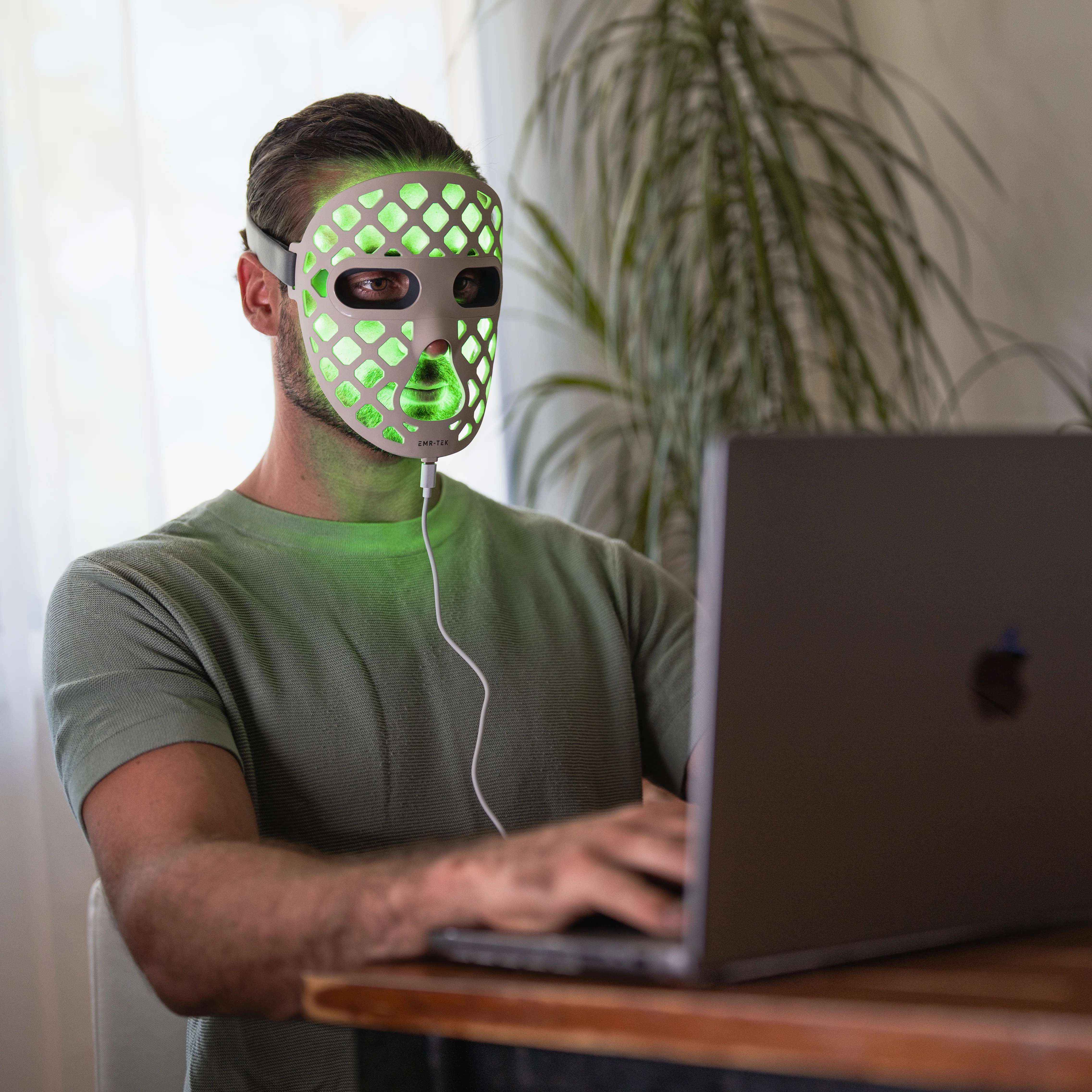 ETERNO Mask -  LED Skincare Multi-Light Rejuvenation - Image 7